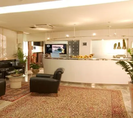 杰安堤酒店 里米尼